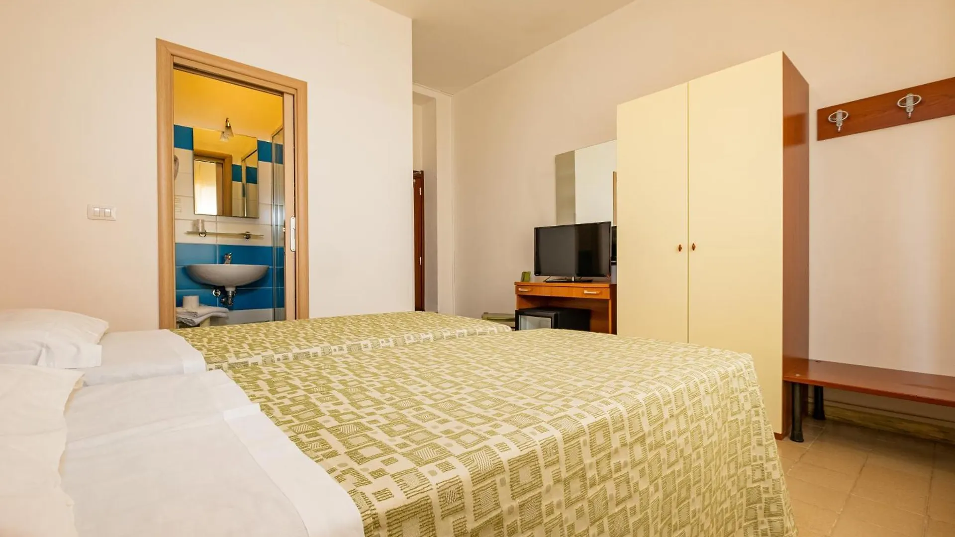 Hotel Il Gabbiano Alghero 3*,  Italy